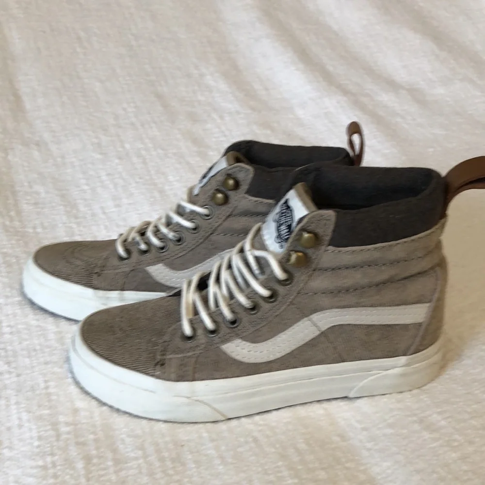 Vans Off the Wall SK8-Hi MTE Waterproof Insulated Shoe in Canvas.